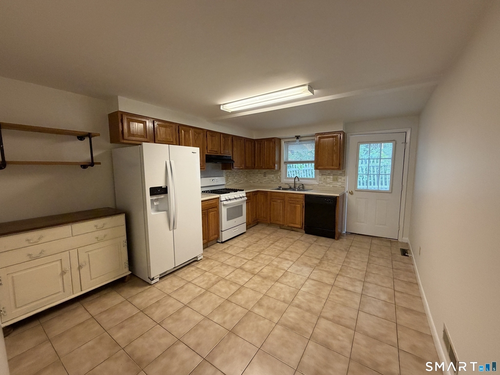 50 Lincoln Avenue - Photo 1