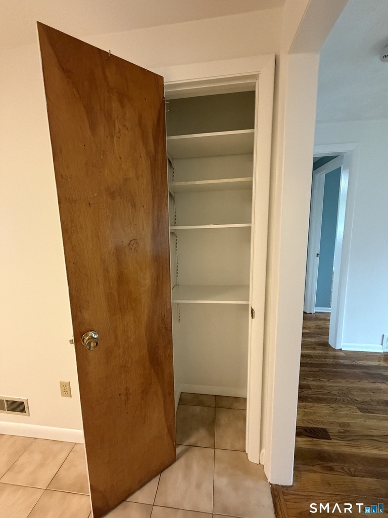 50 Lincoln Avenue - Photo 2