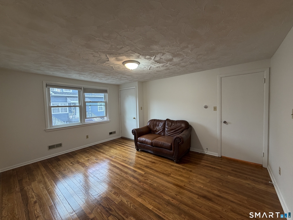 50 Lincoln Avenue - Photo 3