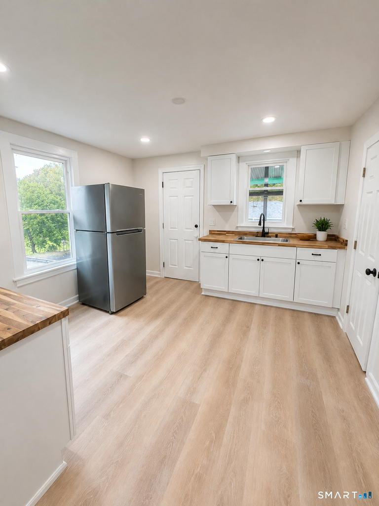252 Franklin Street - Photo 2