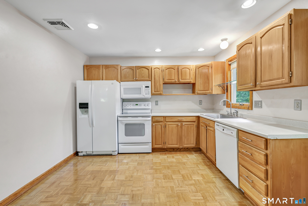 5b Saxony Drive - Photo 8