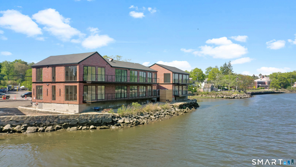 253 Riverside Avenue - Photo 16