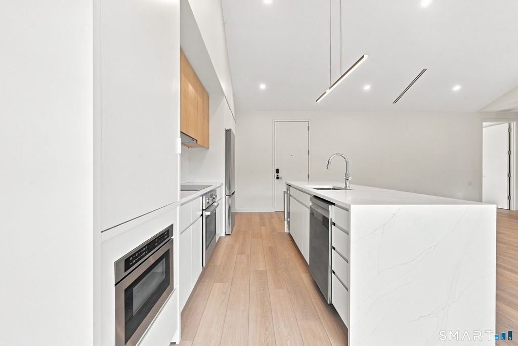 253 Riverside Avenue - Photo 10