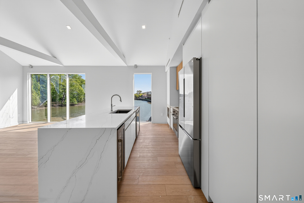 253 Riverside Avenue - Photo 3