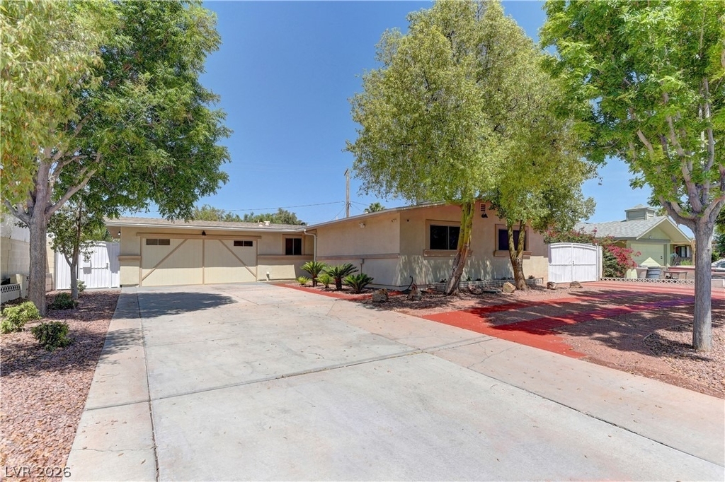 3896 Acapulco Avenue - Photo 3