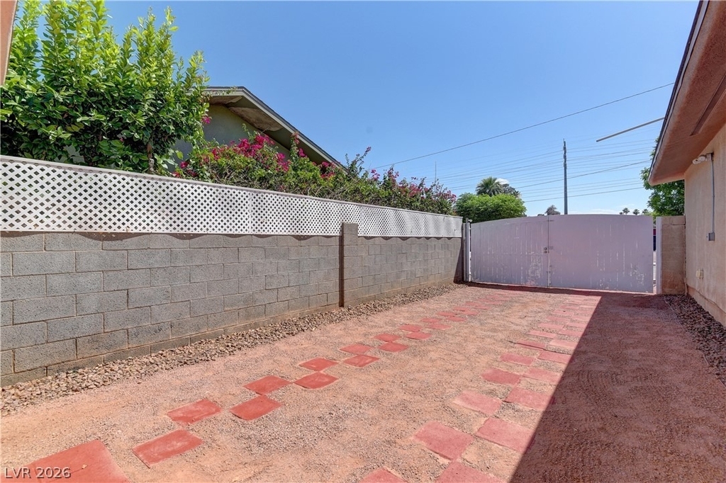 3896 Acapulco Avenue - Photo 37