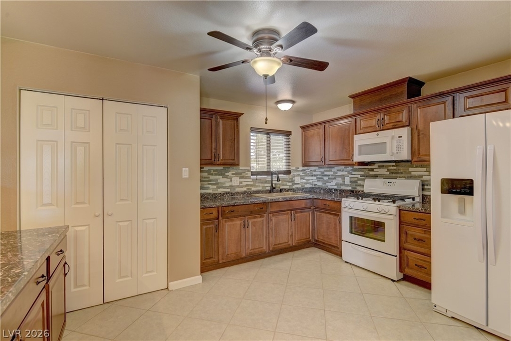 3896 Acapulco Avenue - Photo 13