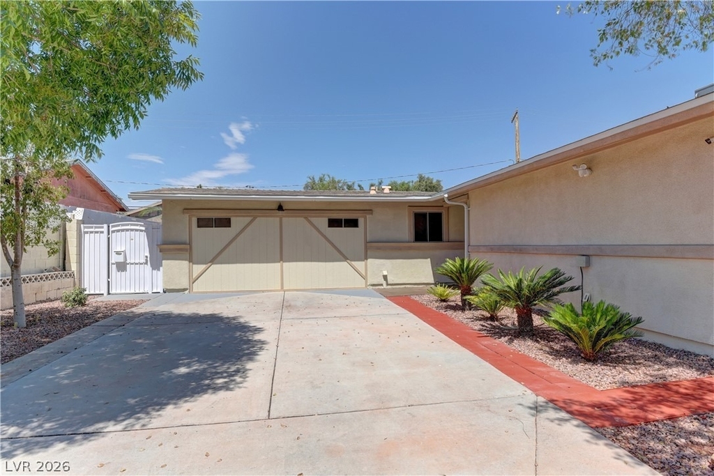 3896 Acapulco Avenue - Photo 4