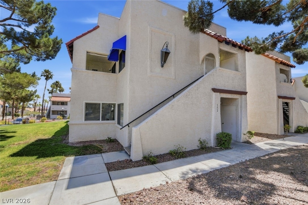 101 Luna Way - Photo 0
