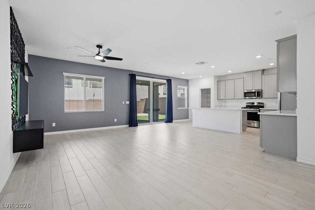 294 Mount Williamson Street - Photo 2