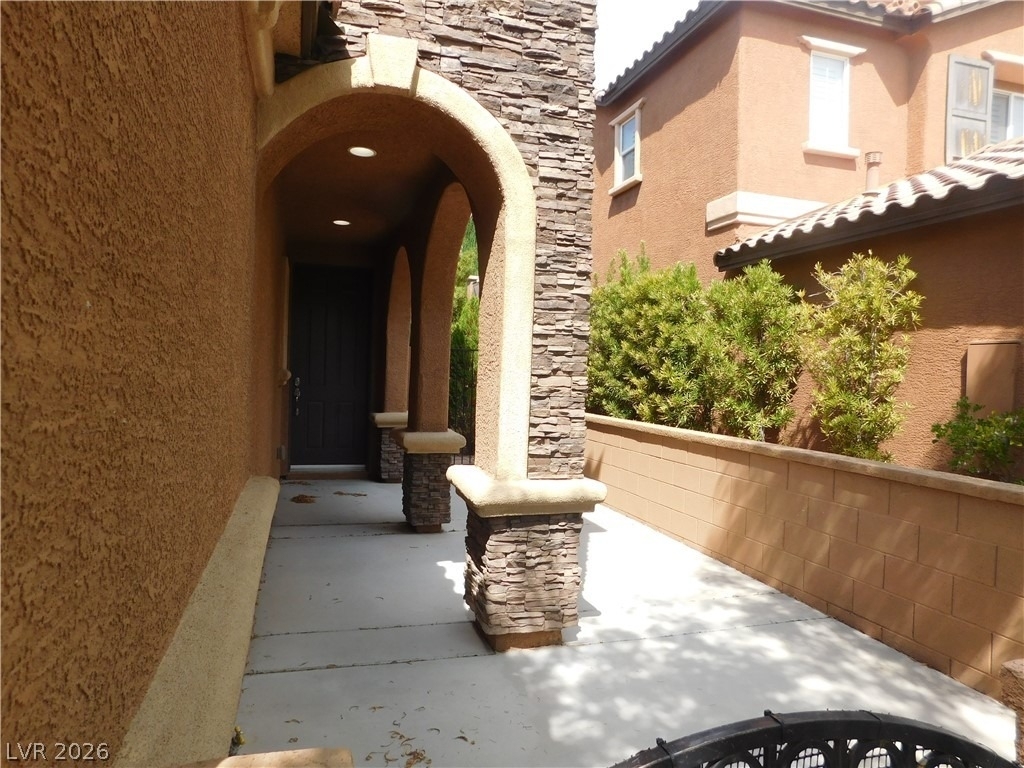 913 Ambrosia Drive - Photo 2