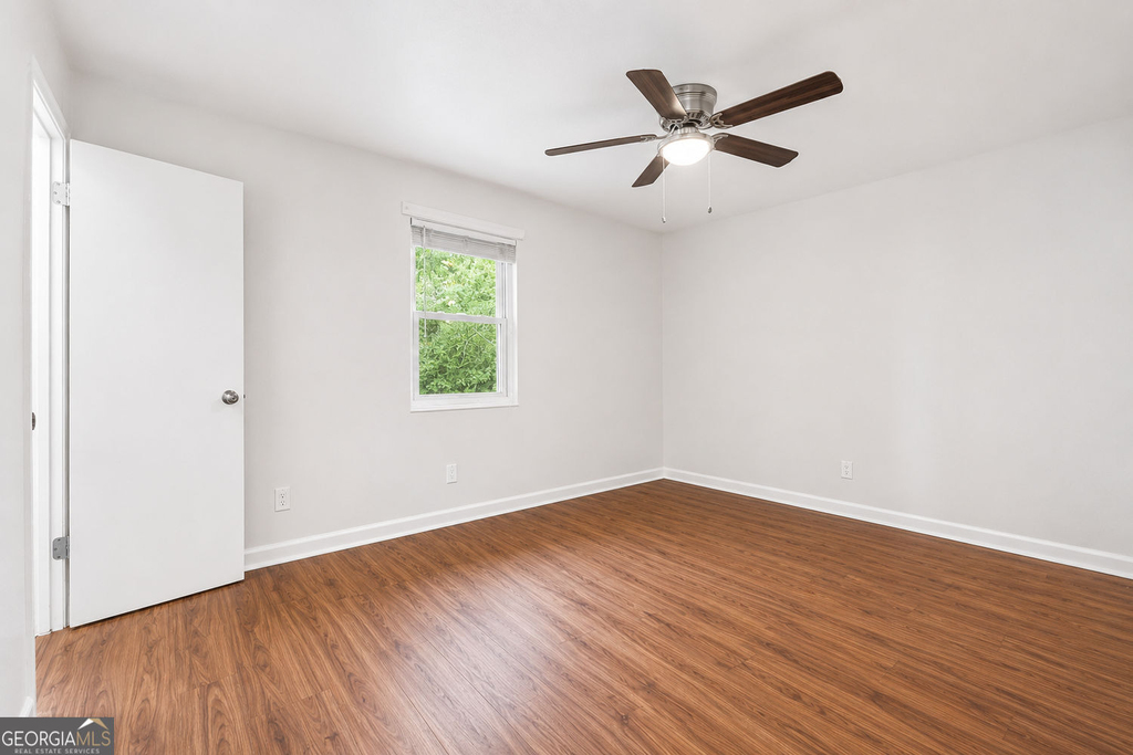 3203 E Point Street - Photo 10