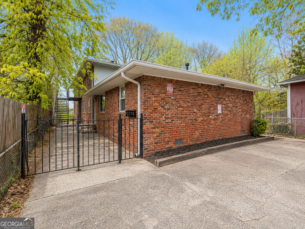 3203 E Point Street - Photo 0