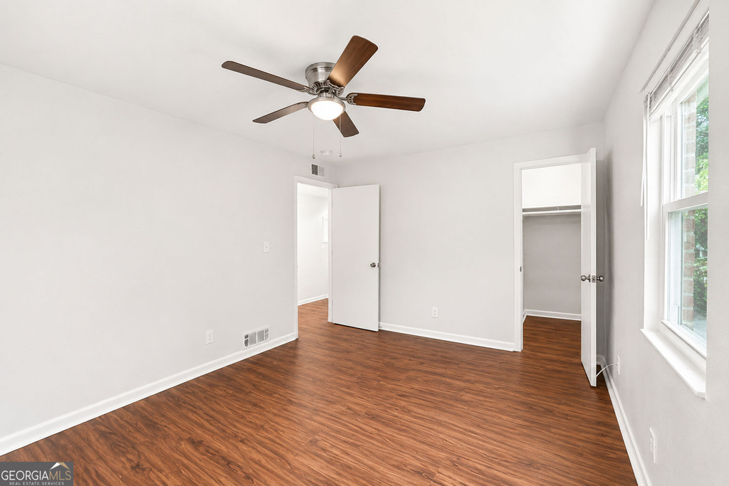 3203 E Point Street - Photo 11