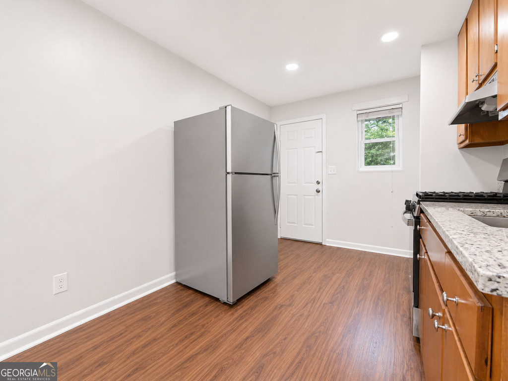 3203 E Point Street - Photo 5