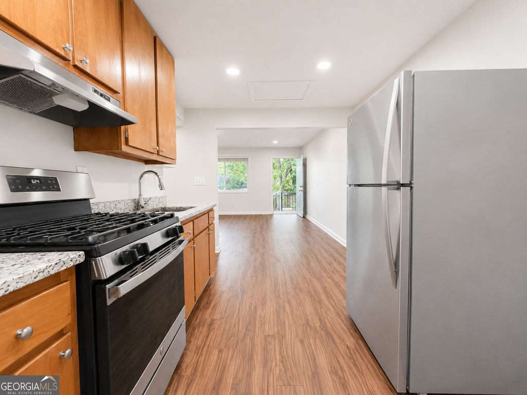 3203 E Point Street - Photo 6