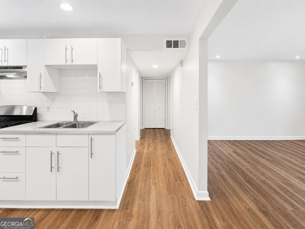 3193 E Point Street - Photo 9