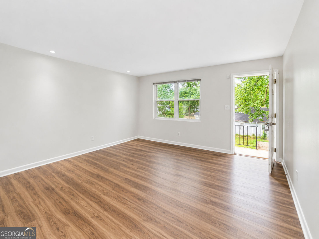3193 E Point Street - Photo 4