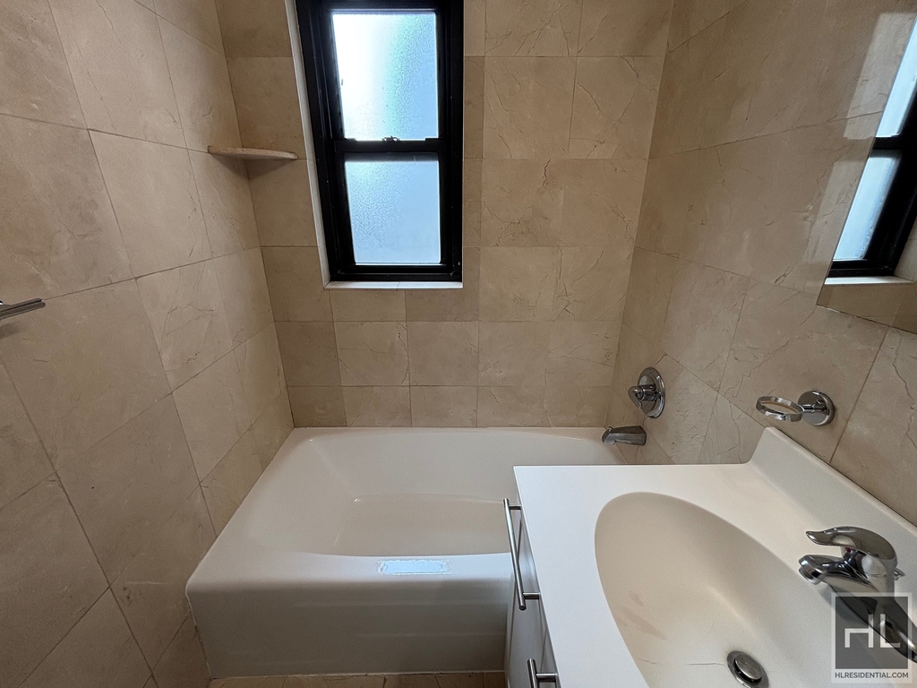 East 16 Avenue - Photo 2
