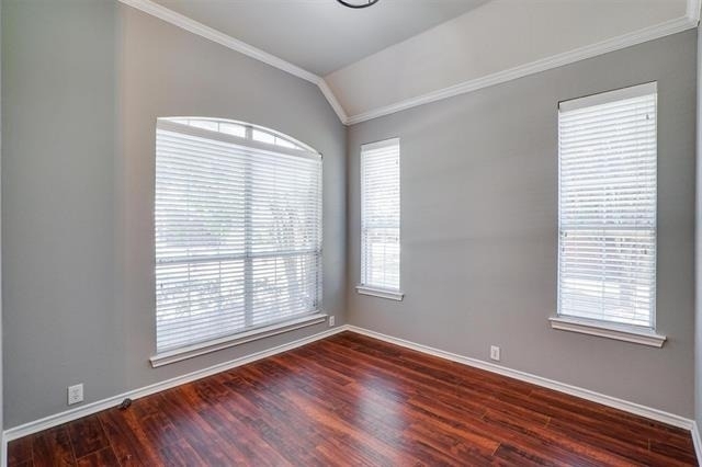 7657 Ravenhill Drive - Photo 17