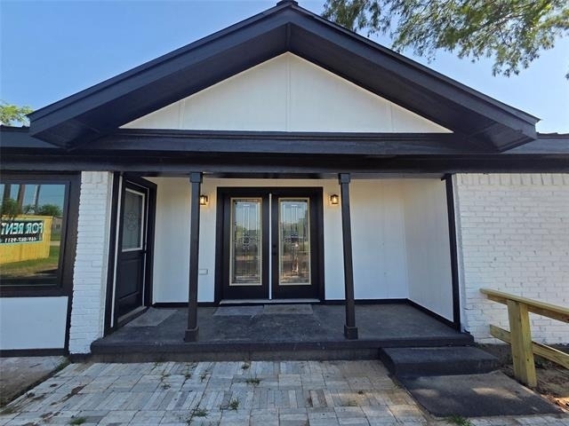 912 W Main Street - Photo 1