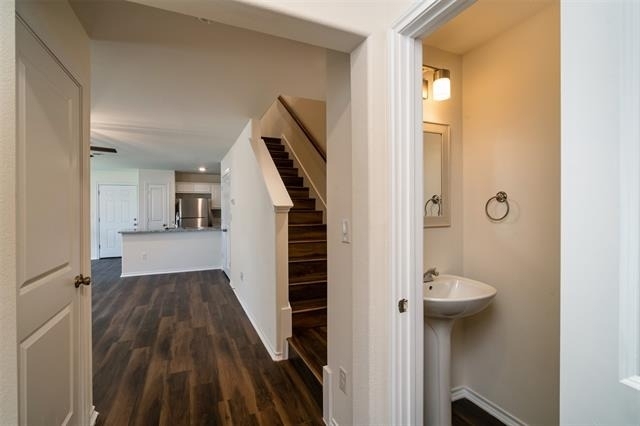 201 S May Street - Photo 3