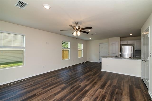 201 S May Street - Photo 4