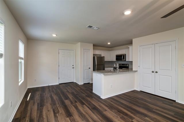 201 S May Street - Photo 8