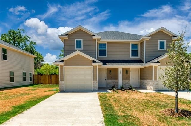 201 S May Street - Photo 0