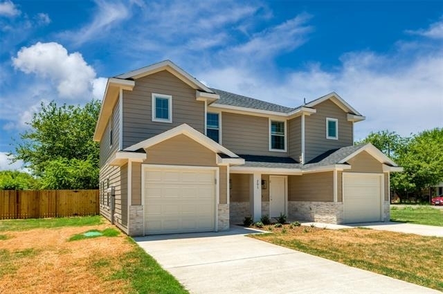 201 S May Street - Photo 1