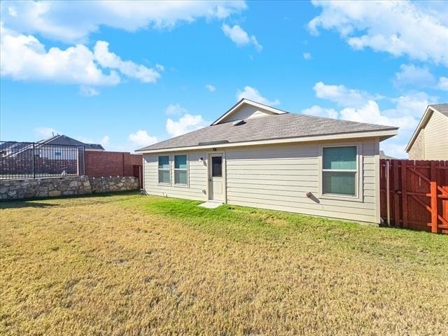 8665 Becker Avenue - Photo 4
