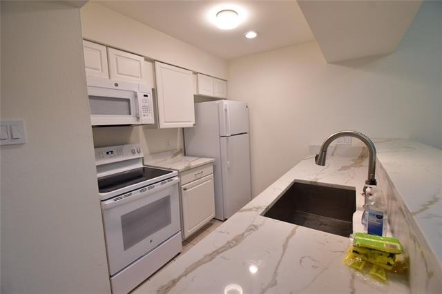7525 Holly Hill Drive - Photo 3