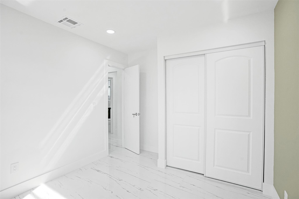 1437 Sw 1st Avenue - Photo 13