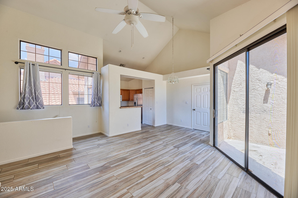 1001 N Pasadena -- - Photo 4
