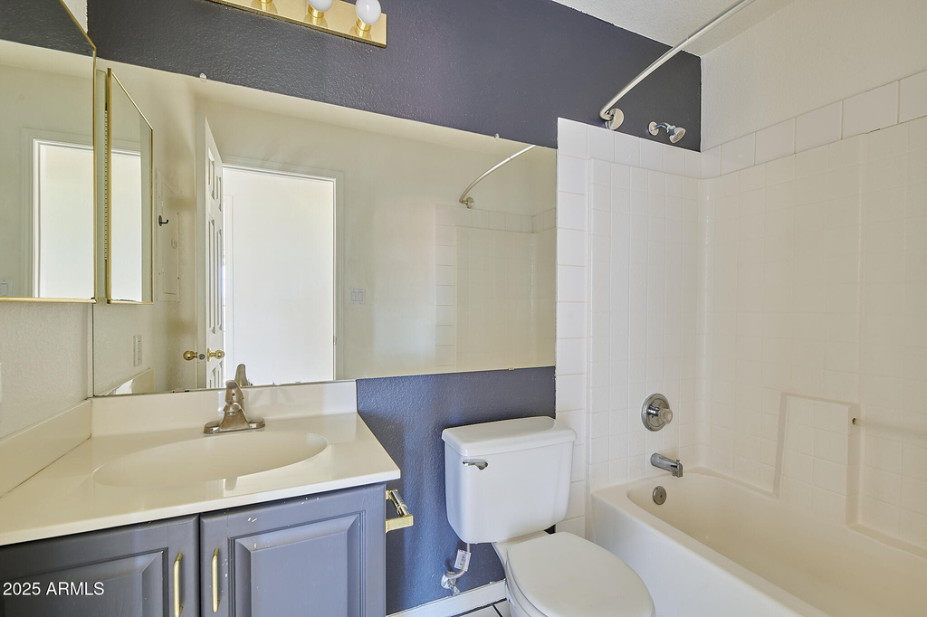 1001 N Pasadena -- - Photo 7