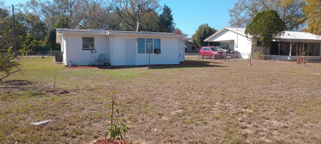 131 E Camphor Street - Photo 21