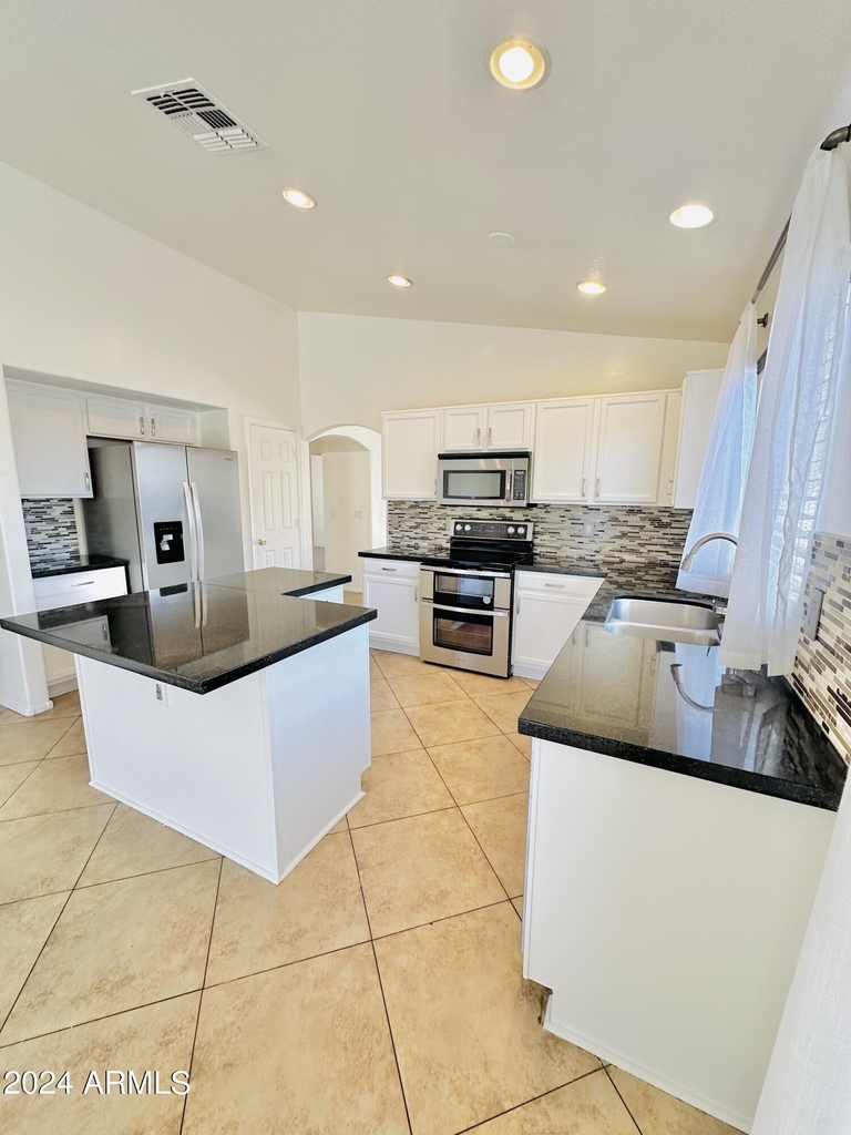 192 N 222nd Drive - Photo 5