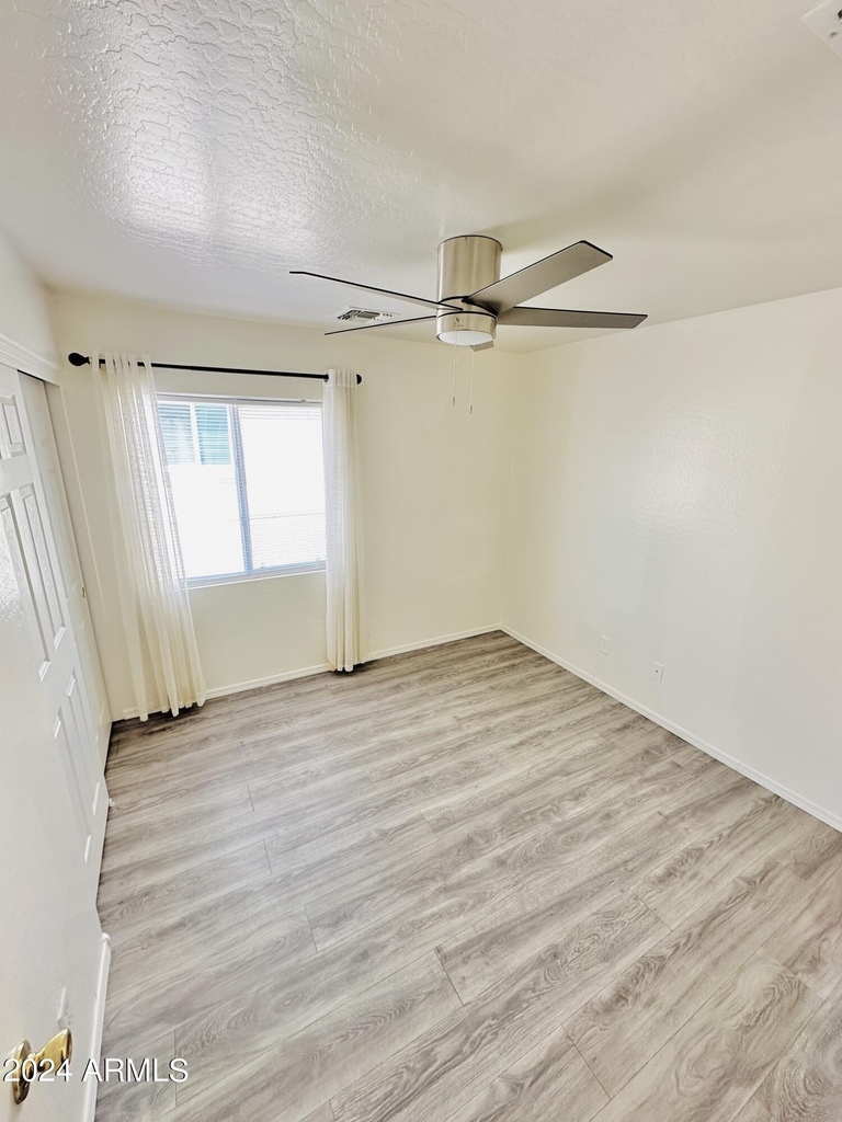 192 N 222nd Drive - Photo 10