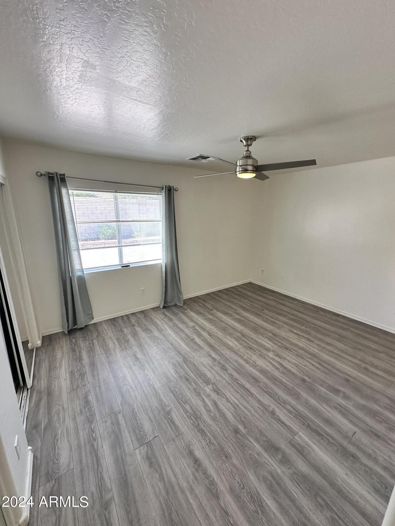 192 N 222nd Drive - Photo 13