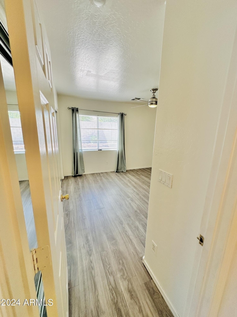 192 N 222nd Drive - Photo 12