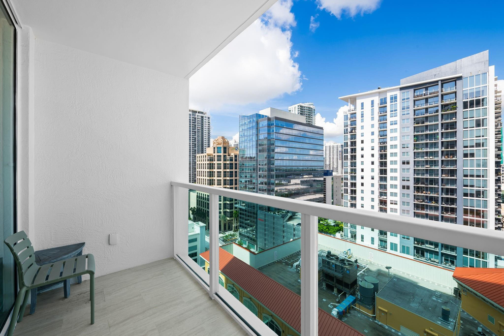 350 Se 2nd Street - Photo 13