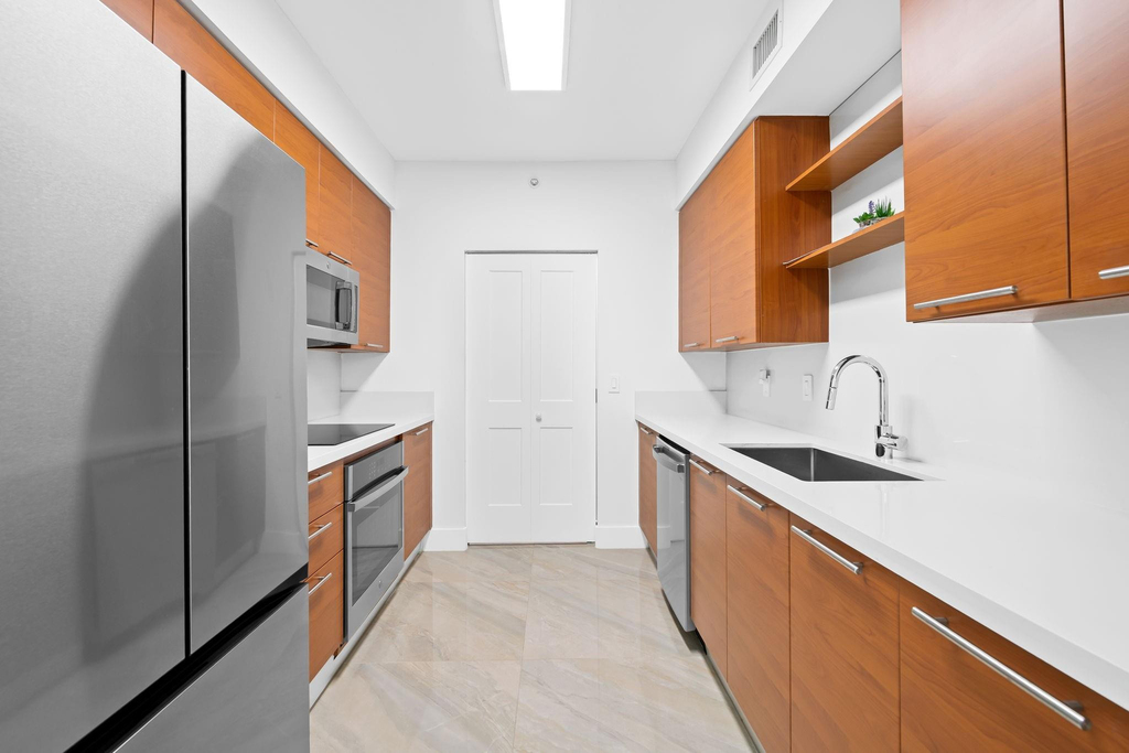 350 Se 2nd Street - Photo 8