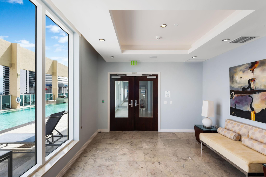 350 Se 2nd Street - Photo 18