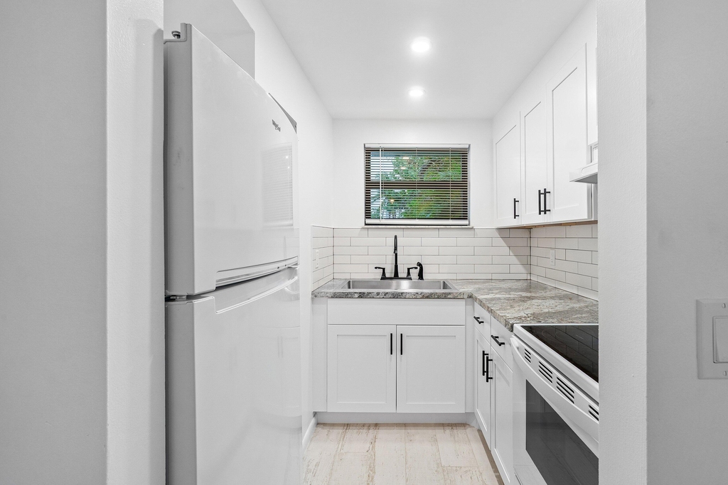 626 N Federal Highway - Photo 5