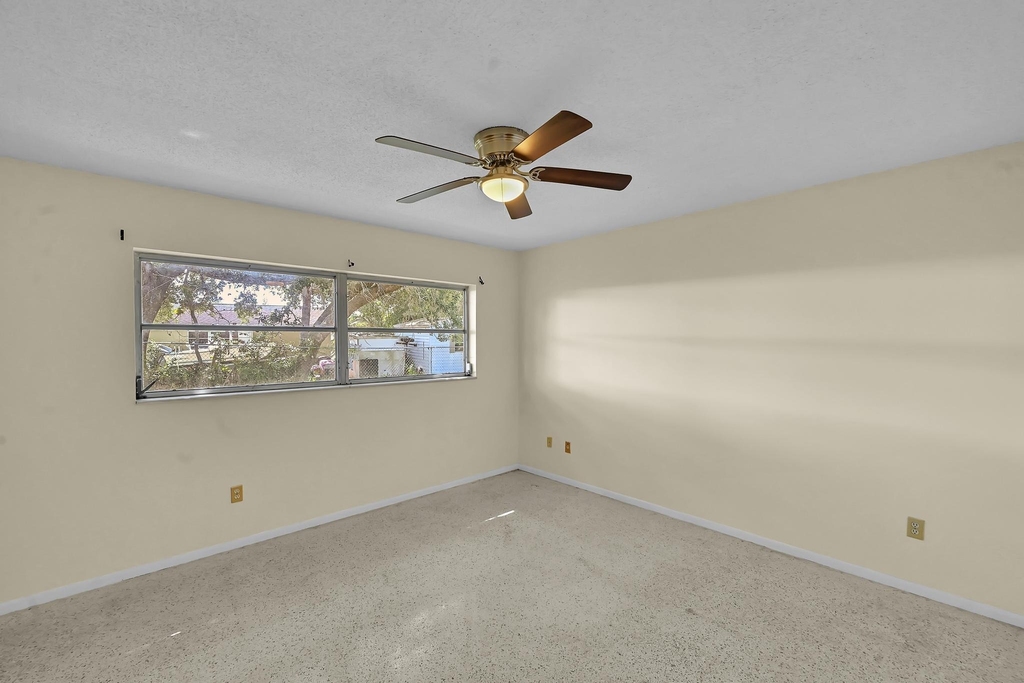 160 Ne Bracken Road - Photo 9