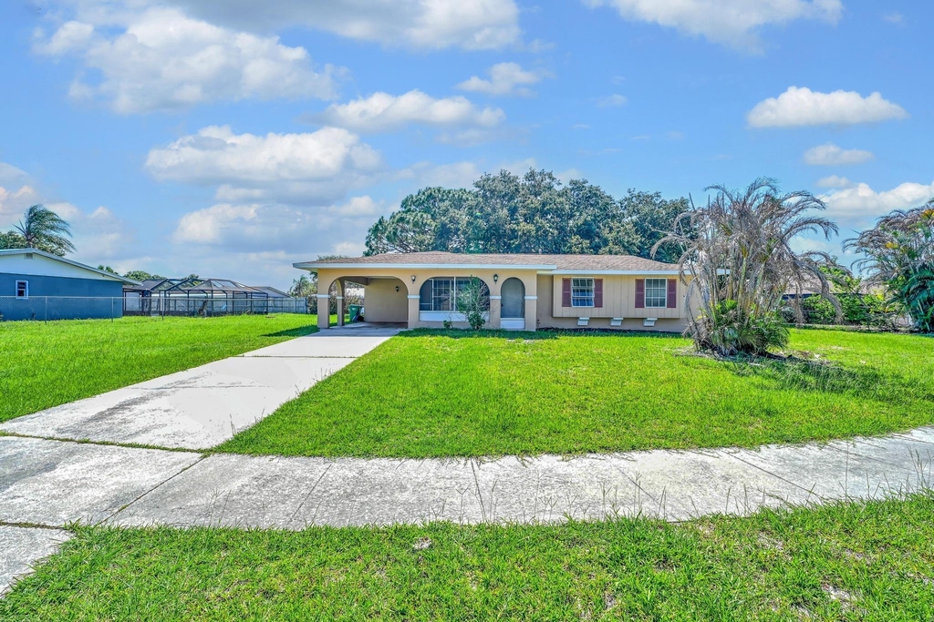 160 Ne Bracken Road - Photo 0