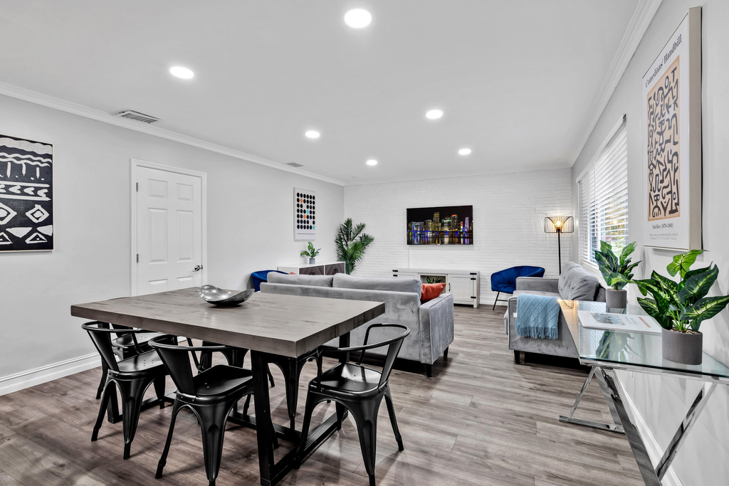 6860 Tyler Street - Photo 4