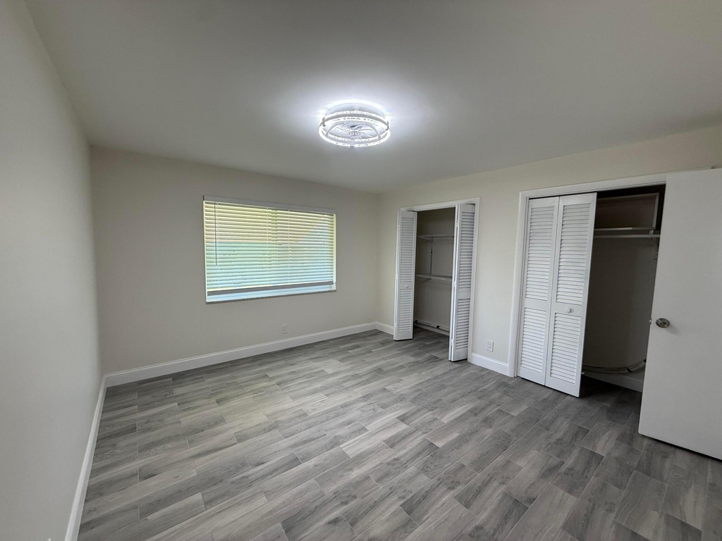 255 South Boulevard - Photo 9