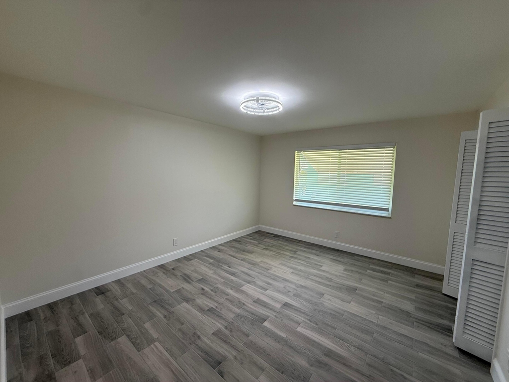 255 South Boulevard - Photo 7