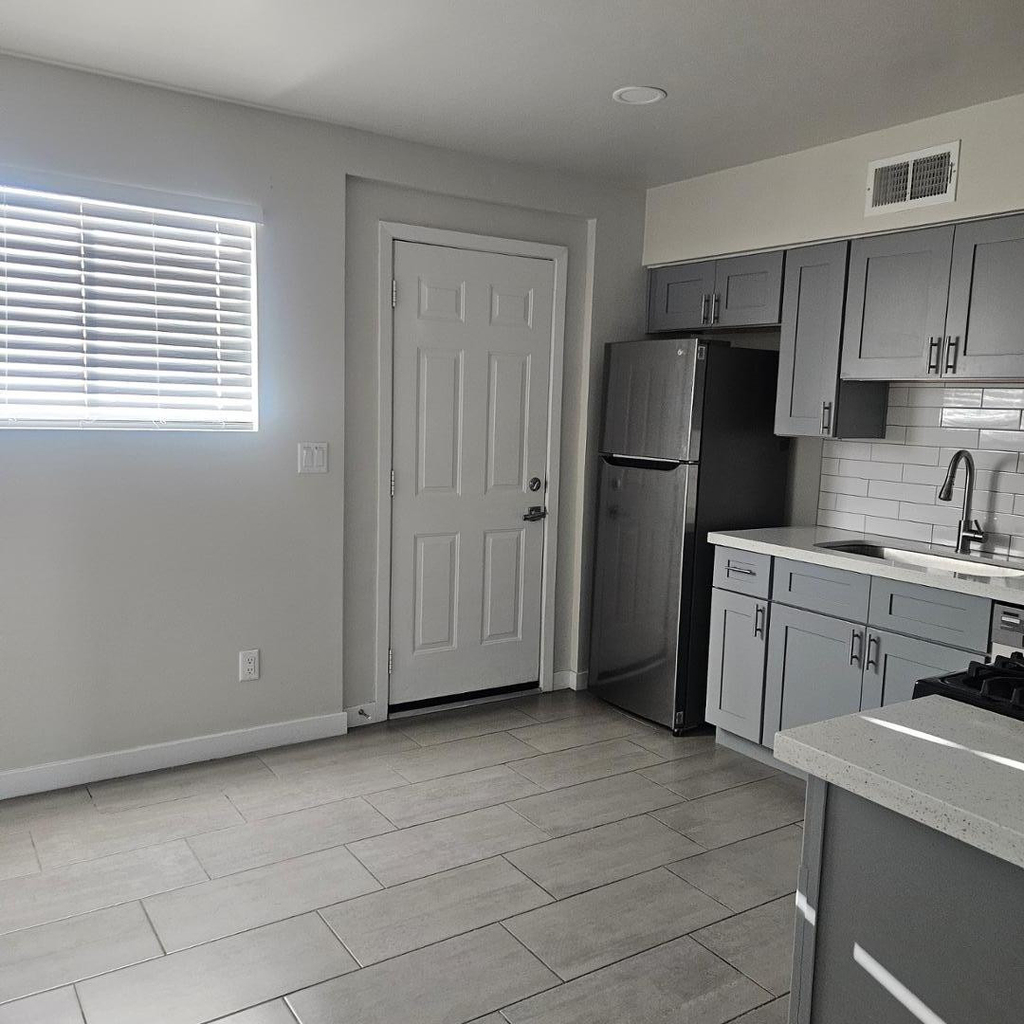3326 N 66th Place - Photo 5
